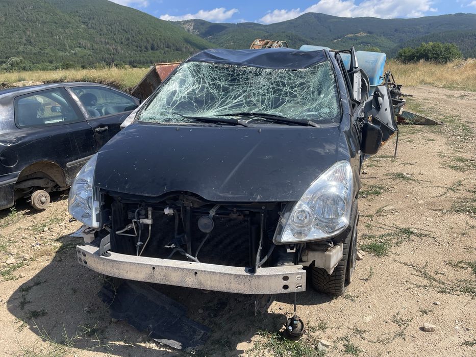 Toyota corolla verso на части 1.8 VVT-i