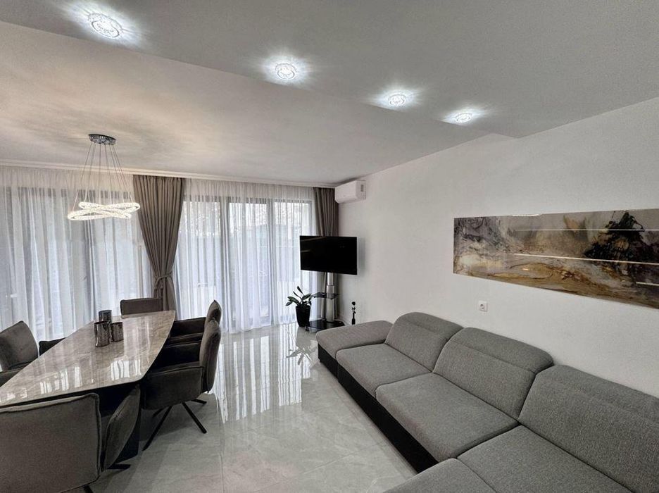 Двуетажна къща, под наем, м-т Фичоза