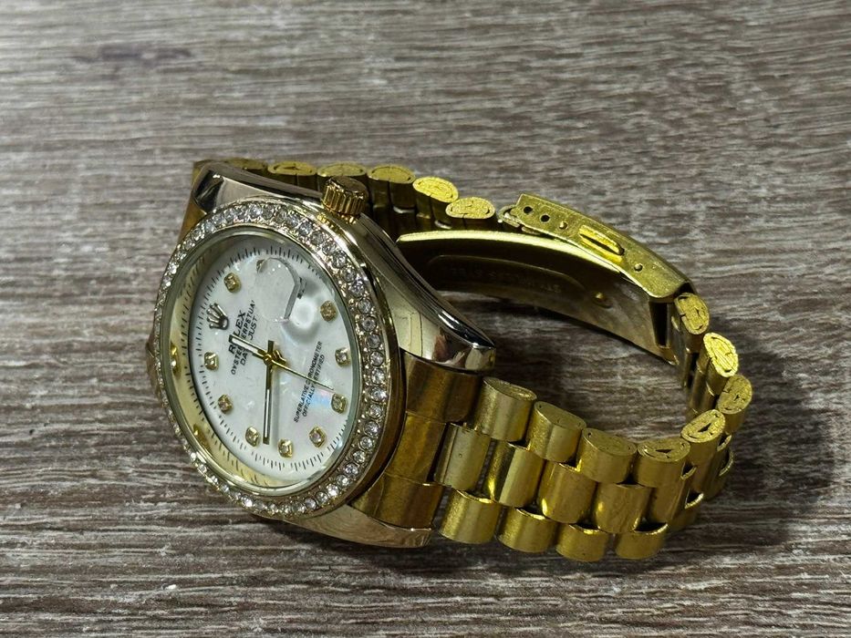 Луксозен дамски часовник Rolex Datejust Gold