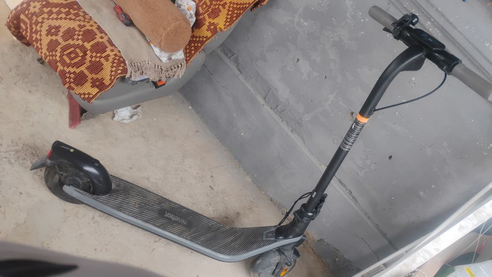 Vând trotineta electrica