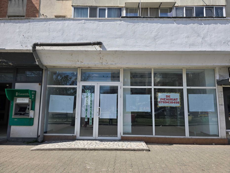 Spatiu comercial de inchiriat intersectia Sanitas