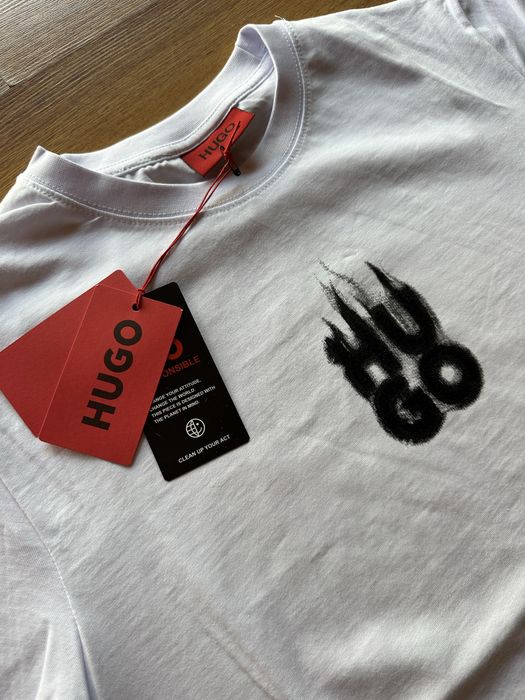 Мъжка,памучна,бяла тениска HUGO Boss с голяма щампа на гърба