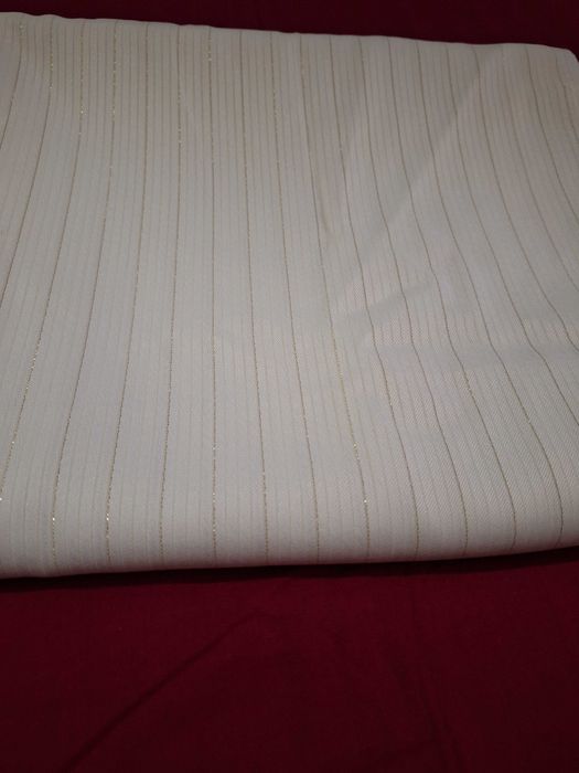 Продается  отрез ткани на костюм