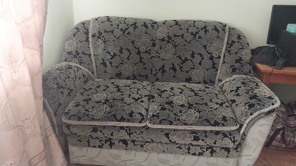 Шифонер. Диван. Стулья 6шт