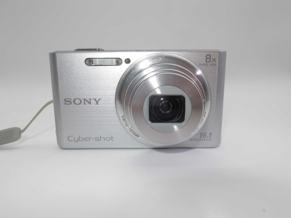Sony Cyber-Shot W730 сребърен ултра компактен цифров фотоапарат, дигитална камера, в отлично състояние, пълен комплект, работи перфектно!