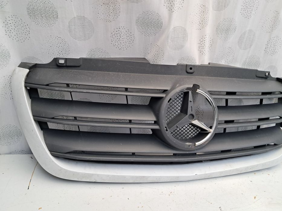 Грил решетка Mercedes Sprinter A910