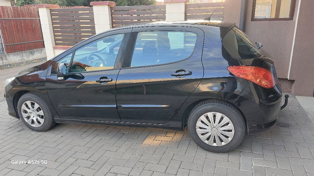 Vând Pegeot 308 benzina