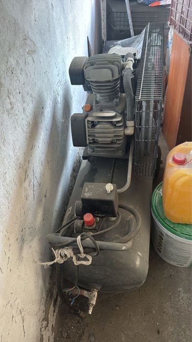 Воздушный компрессор