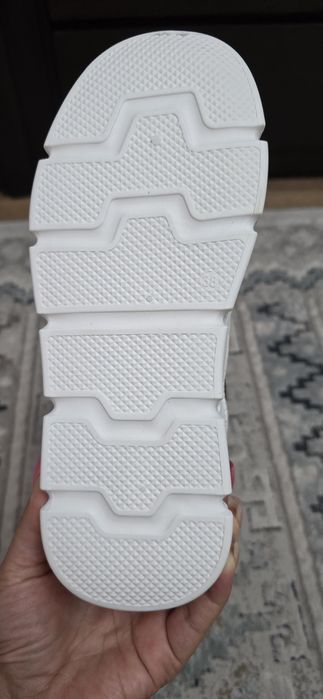 Новые красивые кроссовки на платформе