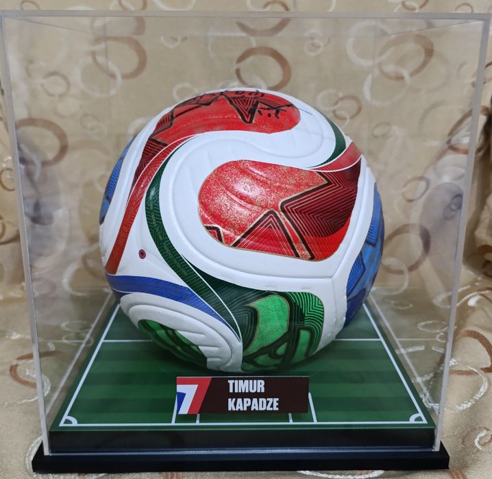 мяч FIFA Quality Pro с автографом Тимура Кападзе + бокс