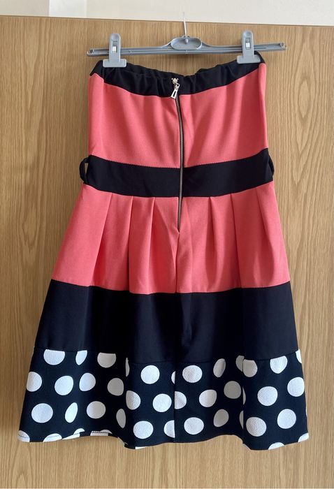 Рокля без ръкав / коралово и черно