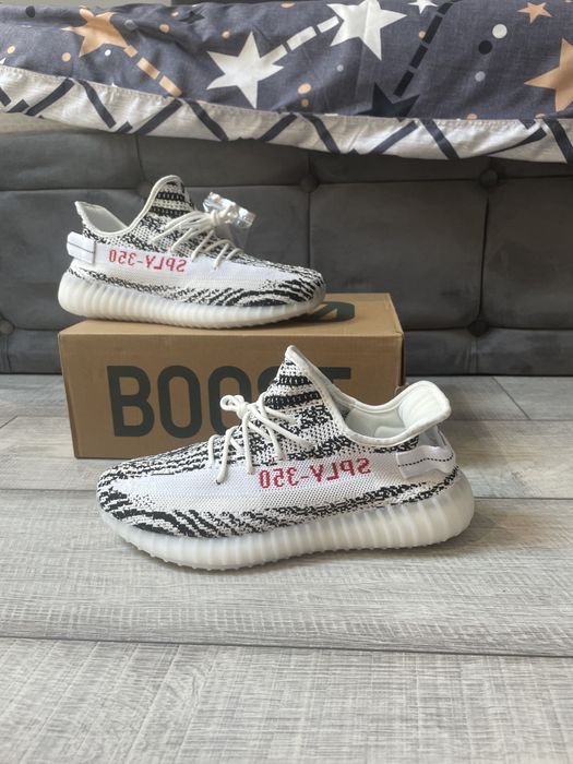 !LICHIDARE STOC! Yeezy 350 Zebra.