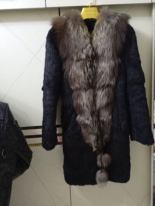 Шуба натуралка, воротник чернобурка размер L