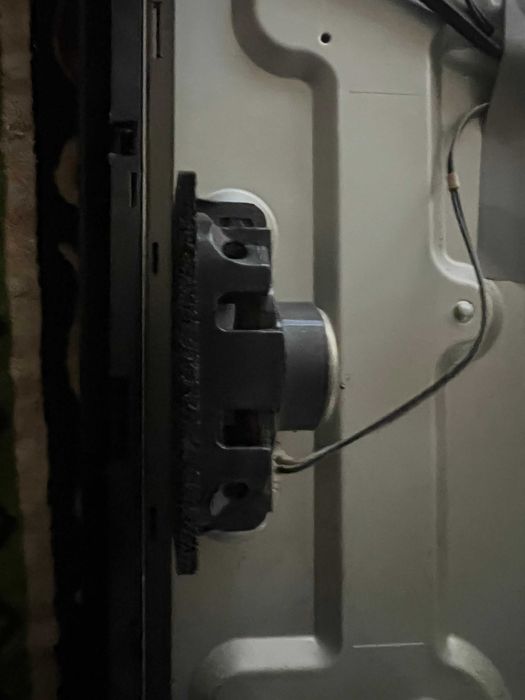 LG 42LB5500,42LF5800,43LH5100 счупени дисплей.