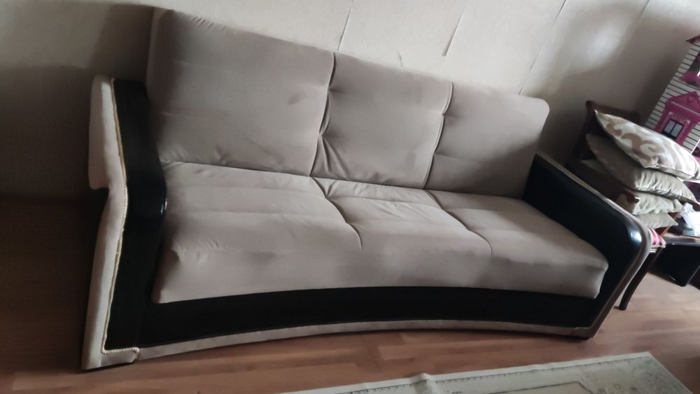 Продается диван (книжка)