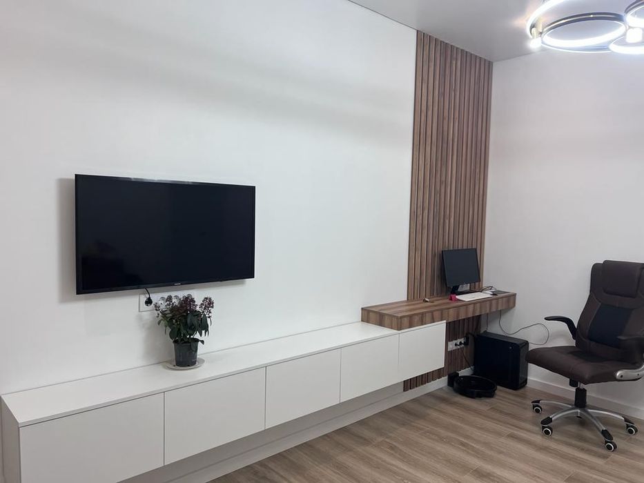 Продам два дома на одном участке