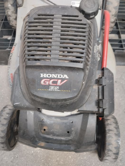 Самоходна бензинова косачка Honda