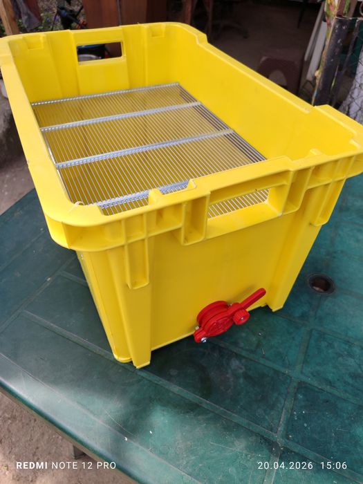 Vând tava/banc/masă de descăpăcit