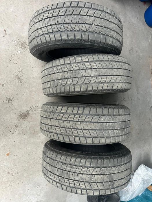 Резина BRIDGESTONE Blizzak 265/60/R18