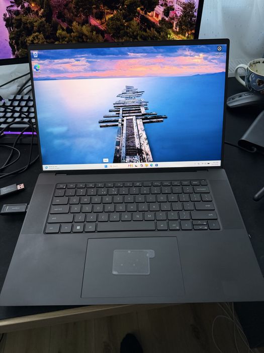 (1) Firma Dell Precision 5680 i7-13700H RTX A2000 Ada 32GB 1TB Asigura