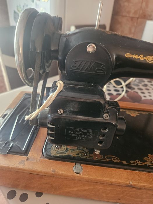 Masina de cusut ,electrica ,folosita