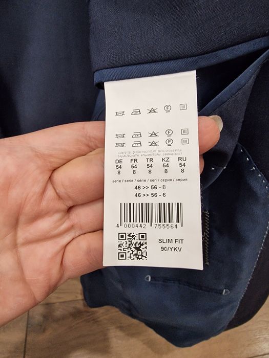 Продам мужские костюмы