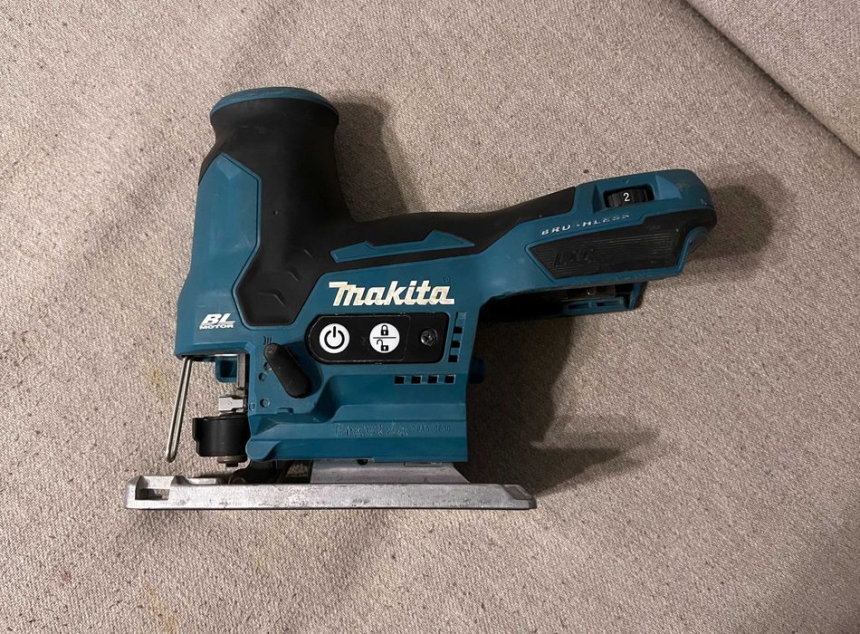 Fierastrau pendular Makita DJV185 Brushless 18V corp