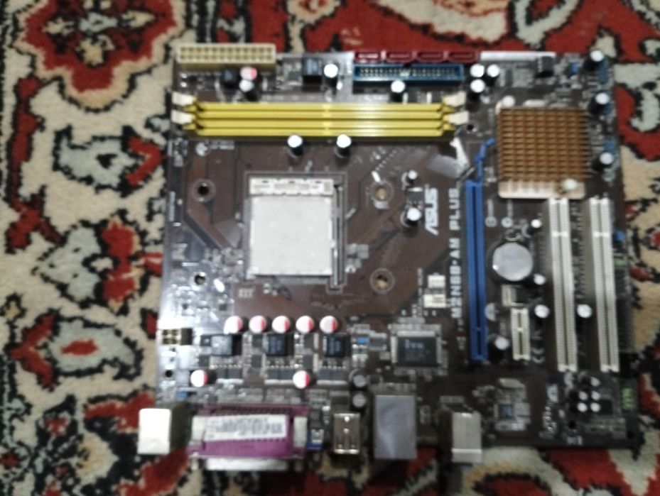 Материнская плата ASUS M2N68-AM PLUS