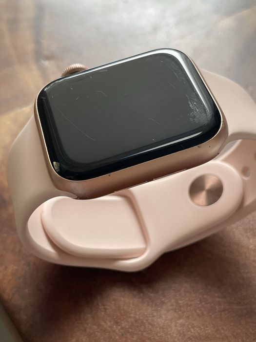 Apple watch SE 40mm rose gold