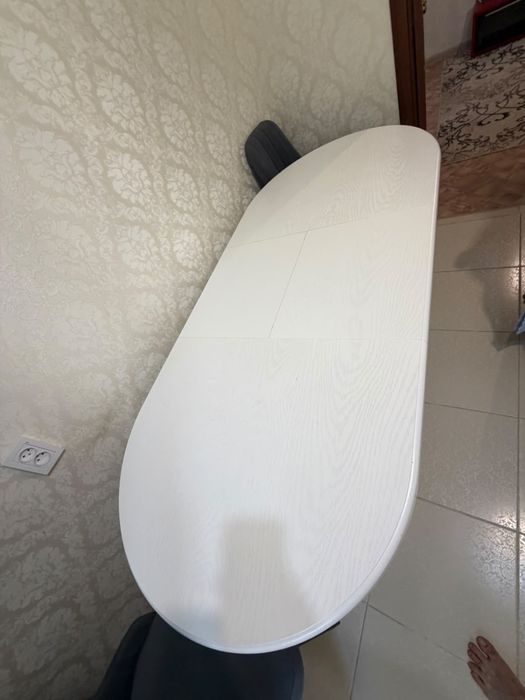 Продам стол обеденный
