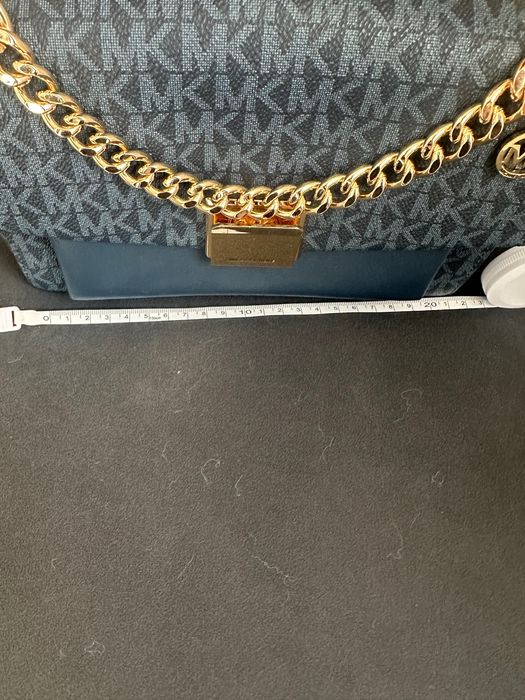 Vând geantă Michael Kors