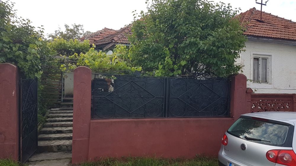 Casa mare sat Maceu, 3 camere,bucatarie,hol,baie