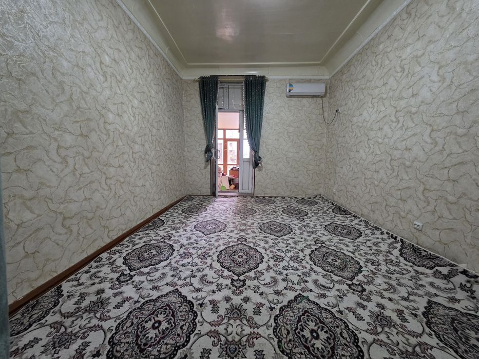 Аэропорт вайида 2 су'тик ховли сотилади.