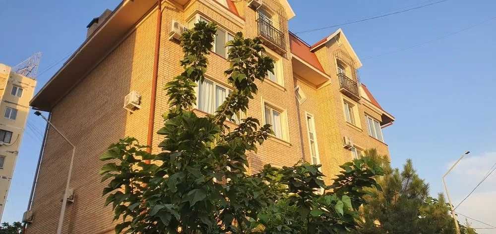 *Gabus ул.Садыка Азимова 5ком квартира.Под ключ.Центр.Ц1 200м2