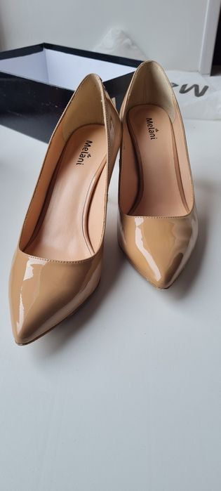 Туфли лаковые, бежевые. Melani