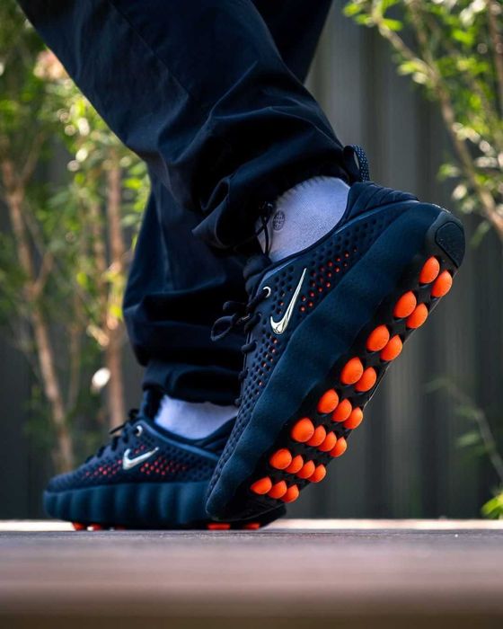 Кроссовки Nike Mind 002