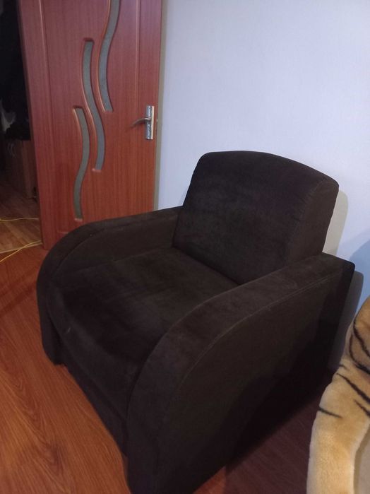 Vand 2 fotolii in stare foarte buna.