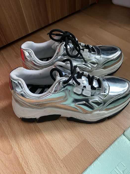 Zara 38 purtati putin