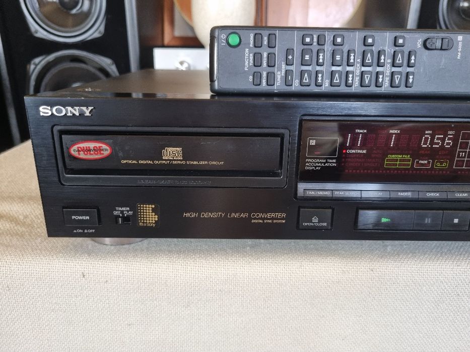 Sony CDP-990. Perfect functional. 18 Bit. Impecabil