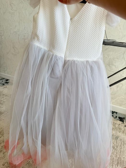 Продам.    платье.