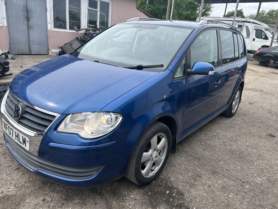 Volkswagen Touran  1.9TDI 105кс. BXE  2009г. - НА ЧАСТИ