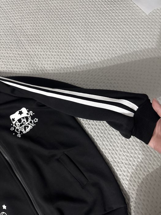 черная зипка с рисунками