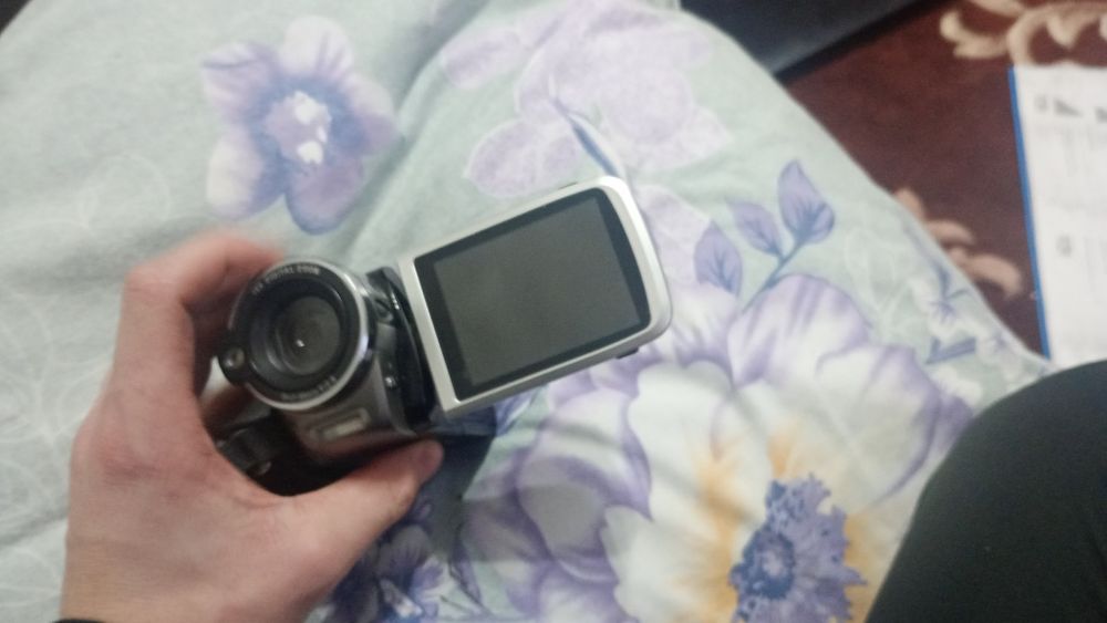 ВИДЕОКАМЕРА б/у . Продам