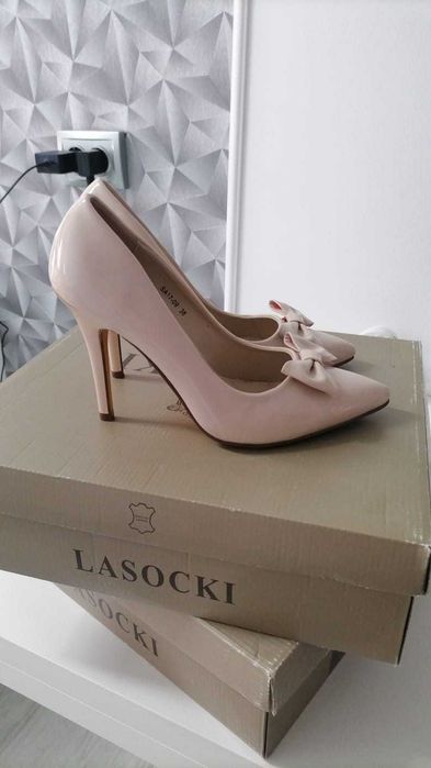 Pantofi lac marimea 38