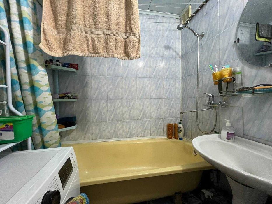 Продам 5 комн кваритиру 19 мкр