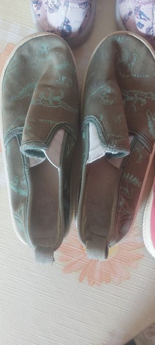 Обувки и пантофки