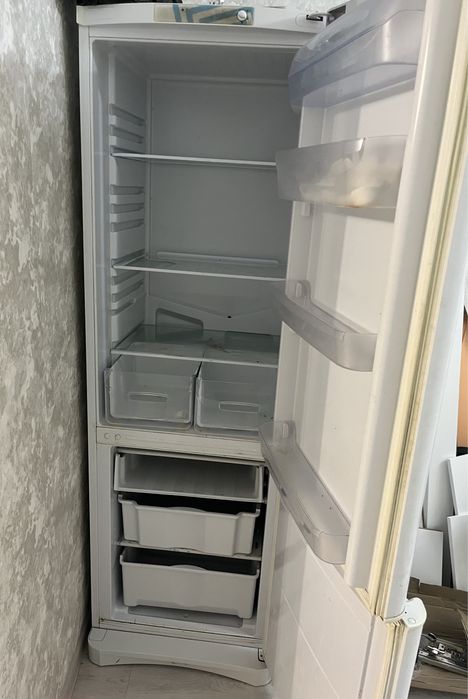 Срочно‼️Продам микроволновку,холодильник б/у