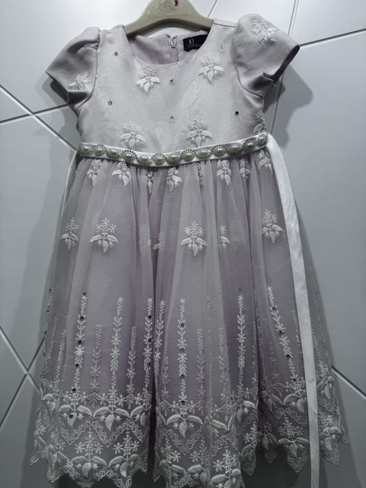 Розовое пышное платье