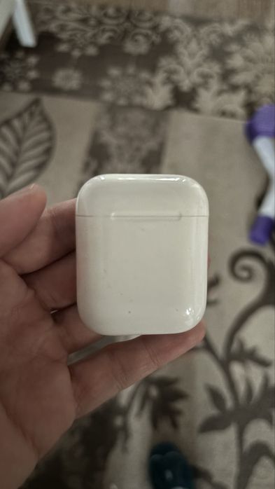 Продам оригинальный кейс от airpods