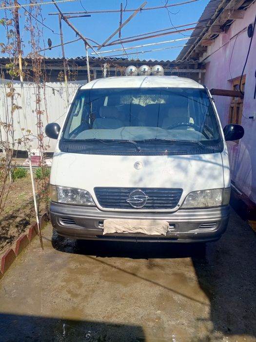 Istana SsangYong 2001